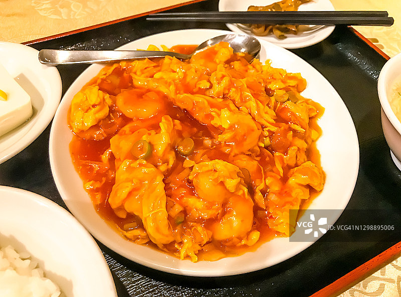 辣椒酱虾仁鸡蛋日式套餐图片素材