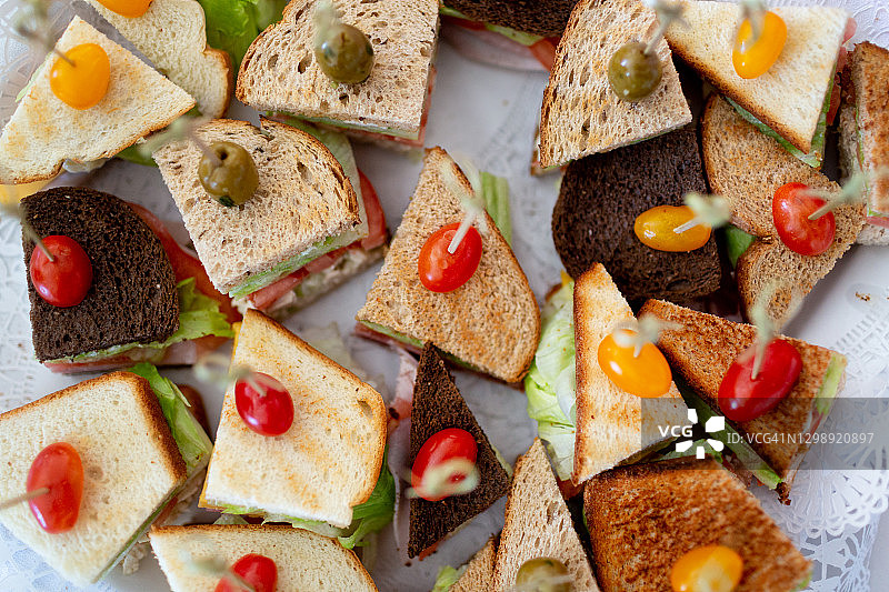 俯拍三明治拼盘图片素材
