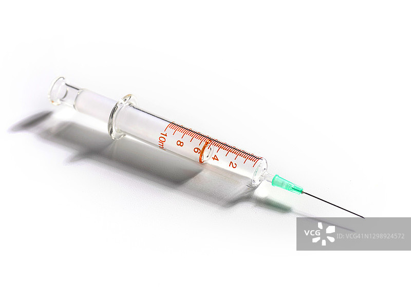 白色背景上的注射器图片素材