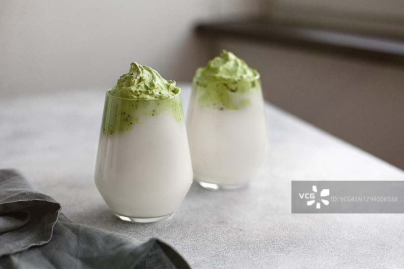 自制抹茶焦糖拿铁图片素材