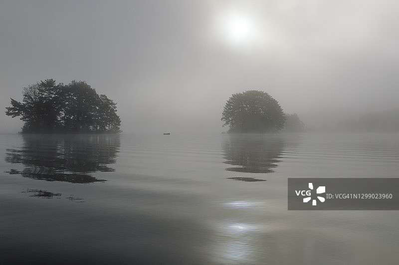 猪苗代湖清晨风光图片素材