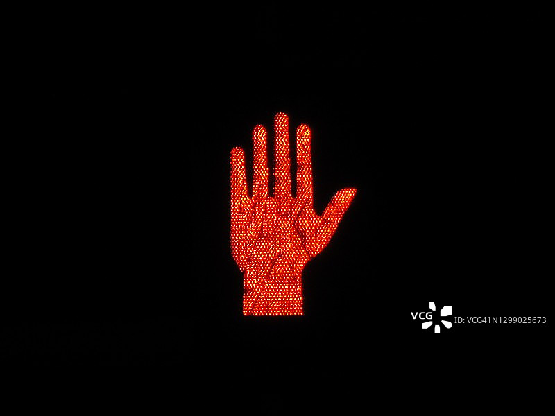 红色手掌人行横道停止信号图片素材
