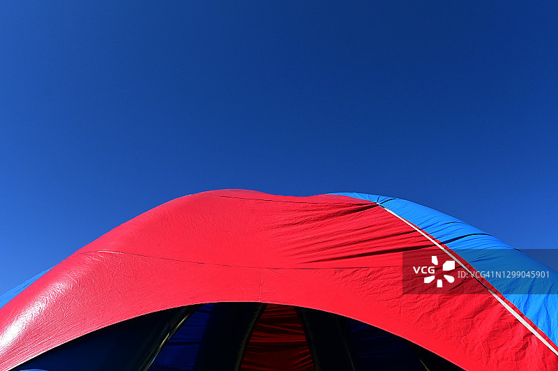 户外充气穹顶结构的屋顶图片素材