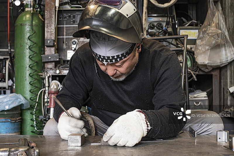 危机情况下焊接承包商的连接图片素材