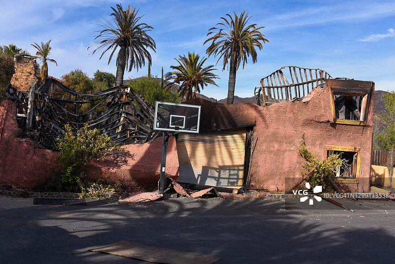 加州野火破坏的房屋结构图片素材