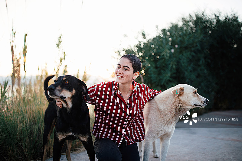 这两个人是我的朋友图片素材