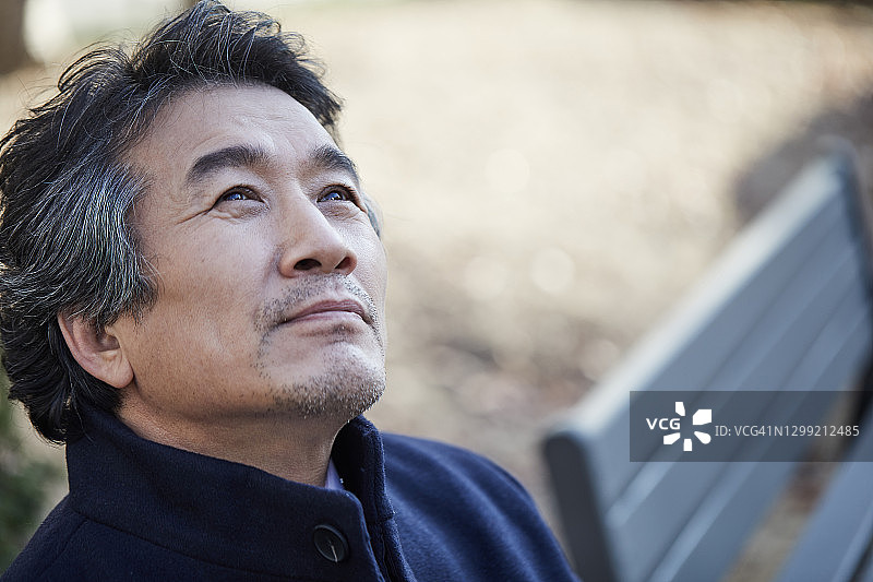 中年男人特写镜头图片素材