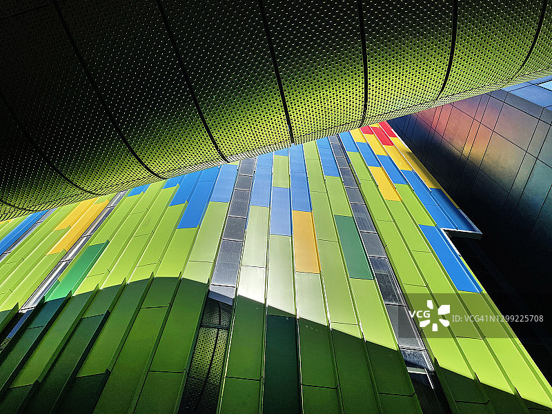 澳大利亚悉尼商业区的彩色建筑和高速公路立交桥图片素材