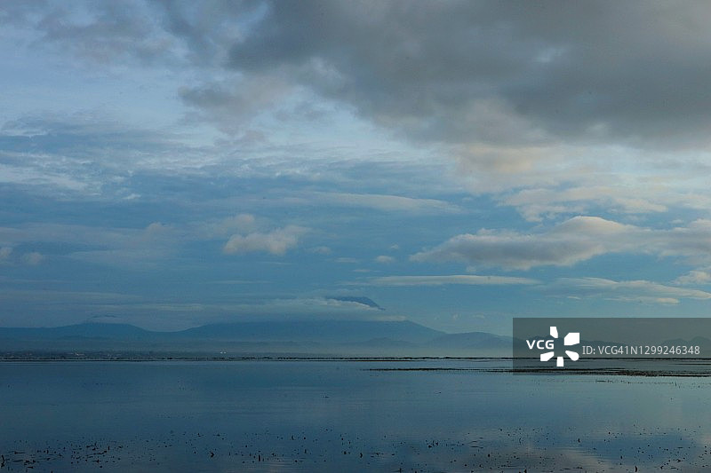 水面全画幅照片图片素材