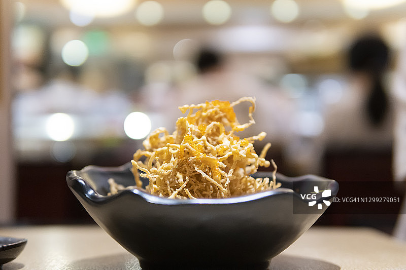 日式餐厅蔬菜沙拉图片素材