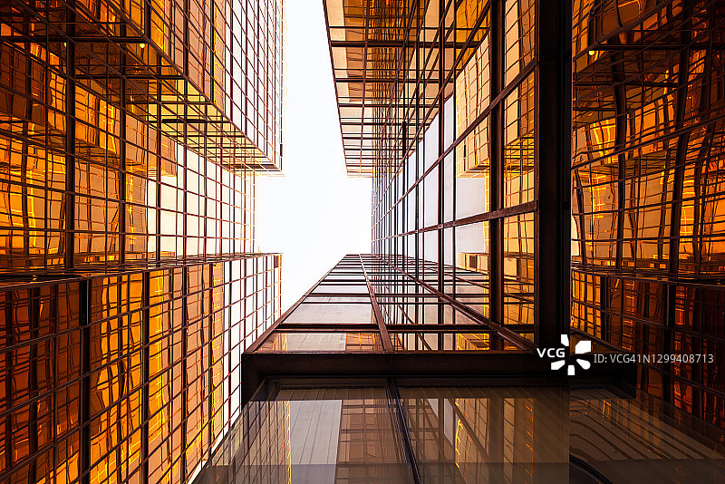 城市摩天大楼仰视图片素材