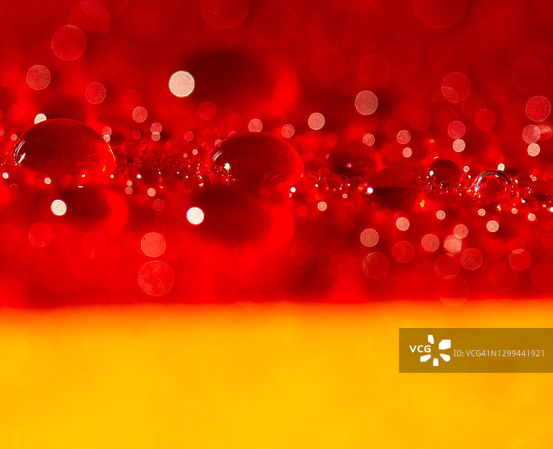 鲜红色水滴特写图片素材