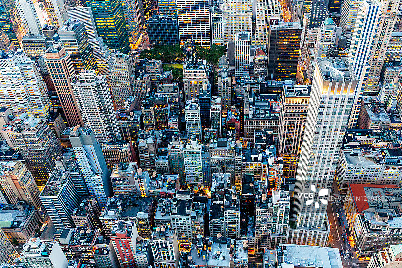 黄昏时分的纽约城市天际线航拍，美国图片素材
