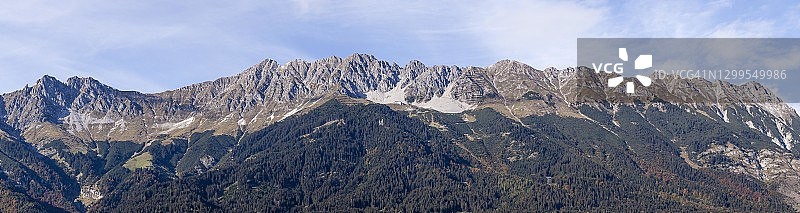 奥地利蒂罗尔州因斯布鲁克卡尔文德尔山脉诺德凯特全景图片素材