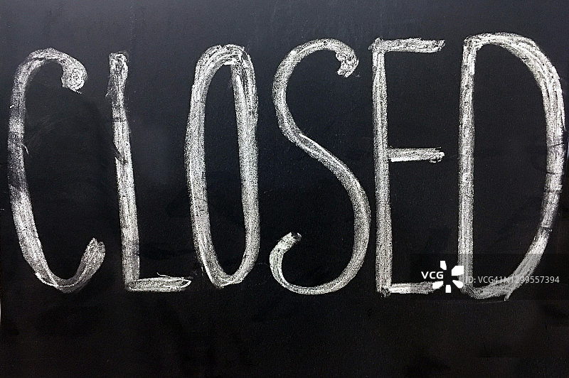 黑色背景上的关闭标志图片素材