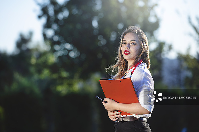 大学生返校图片素材
