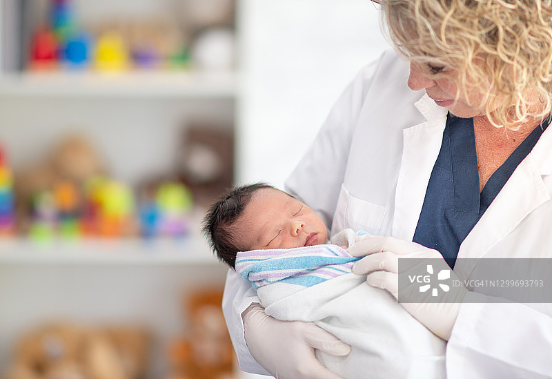 欢迎来到这个世界，小宝贝！图片素材