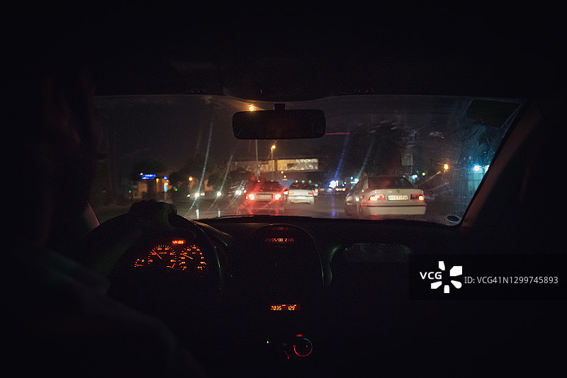 在伊朗北部夜间驾驶图片素材