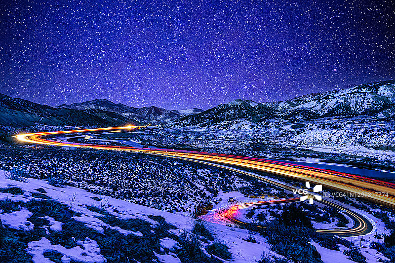 科罗拉多州I70公路夜间灯光轨迹图片素材