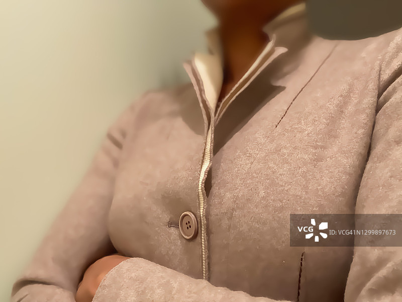 一位不具名的专业非裔美国女性的肖像图片素材