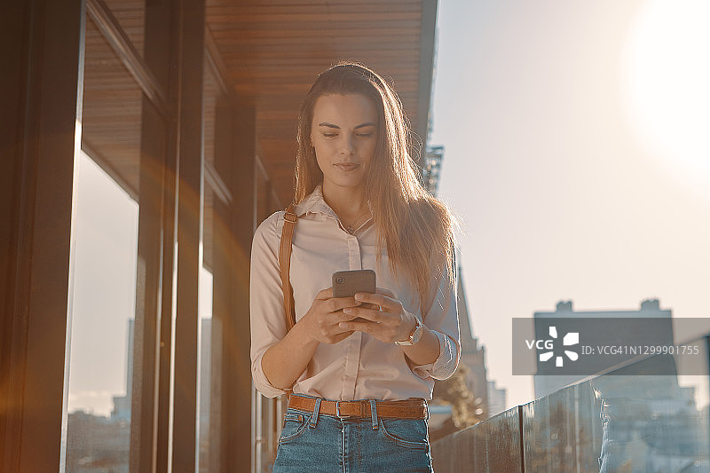 我们周围有一个大世界，网上有一个更大的世界图片素材
