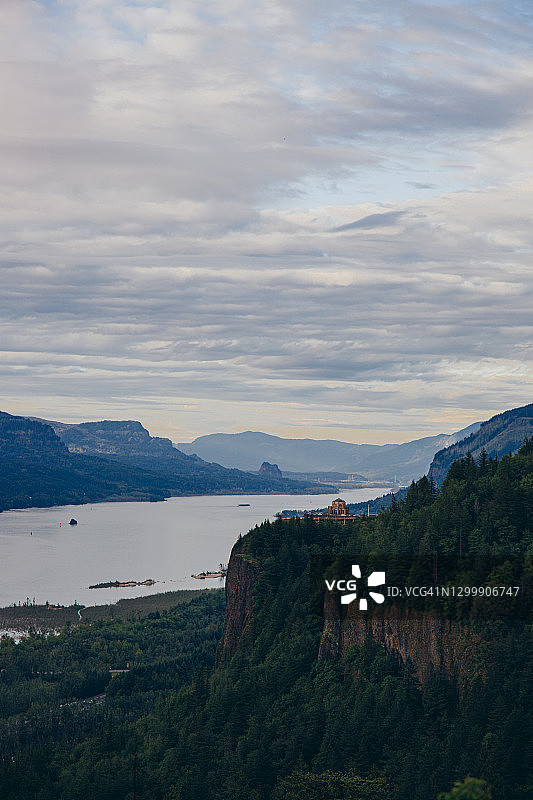 俄勒冈州哥伦比亚河峡谷风光图片素材