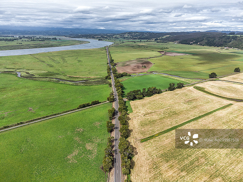 通往拉阿劳卡尼亚地区卡拉韦的道路图片素材