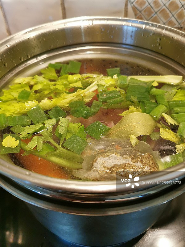 鸡骨高汤图片素材