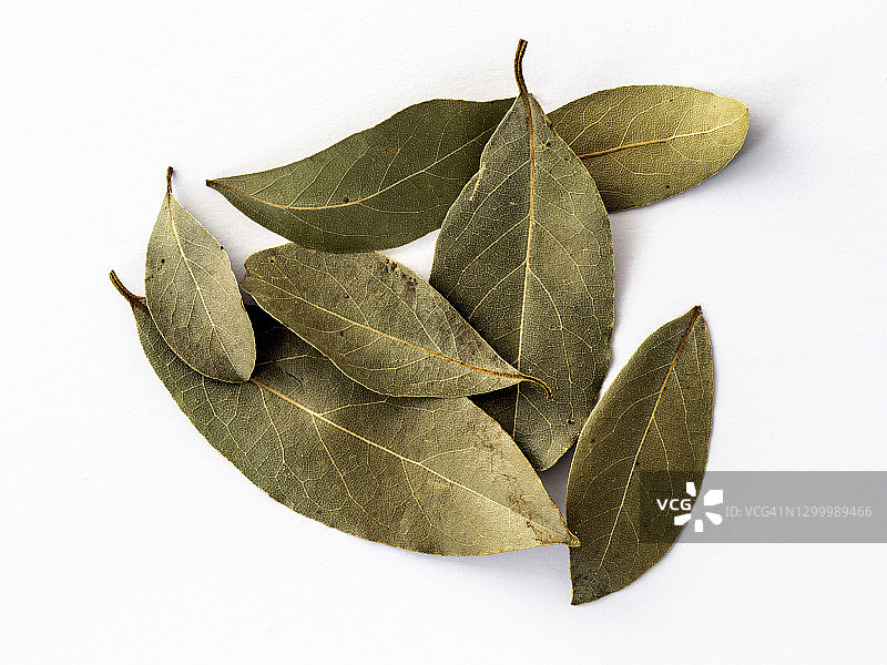 用于烹饪的干燥月桂叶特写图片素材