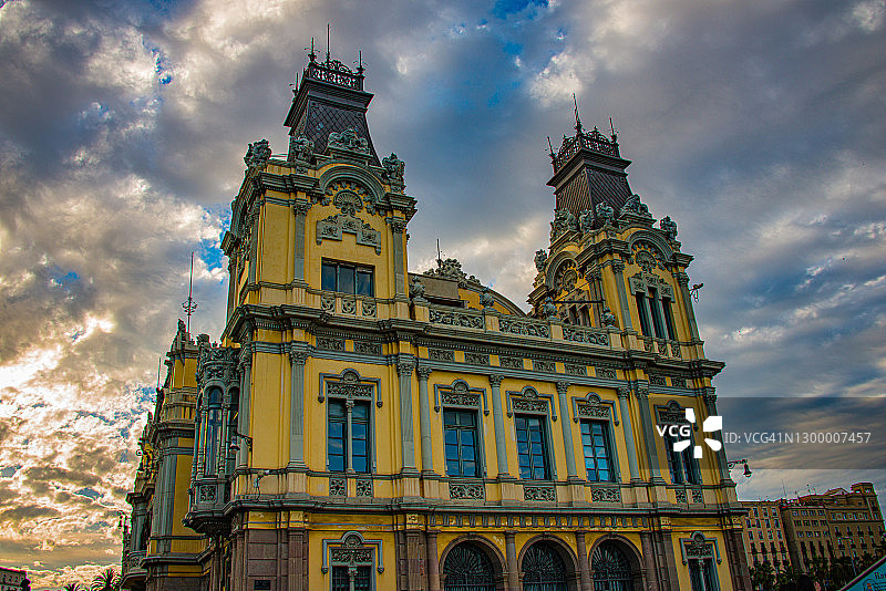 西班牙巴塞罗那港务局大楼图片素材