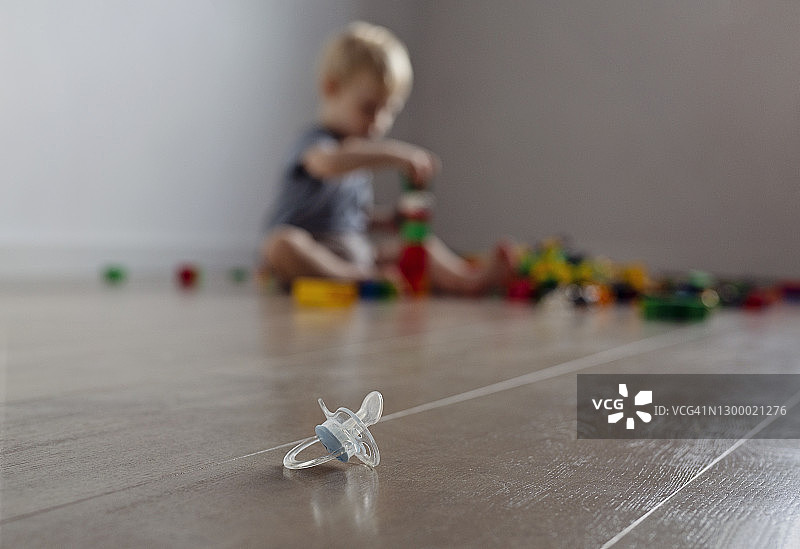 婴儿奶嘴图片素材