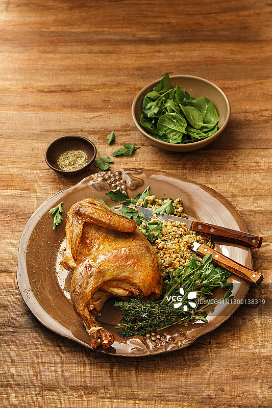香草保加麦烤珍珠鸡图片素材