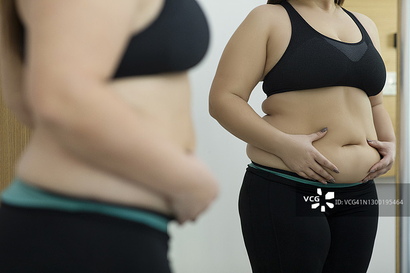 有小肚子的女人图片素材