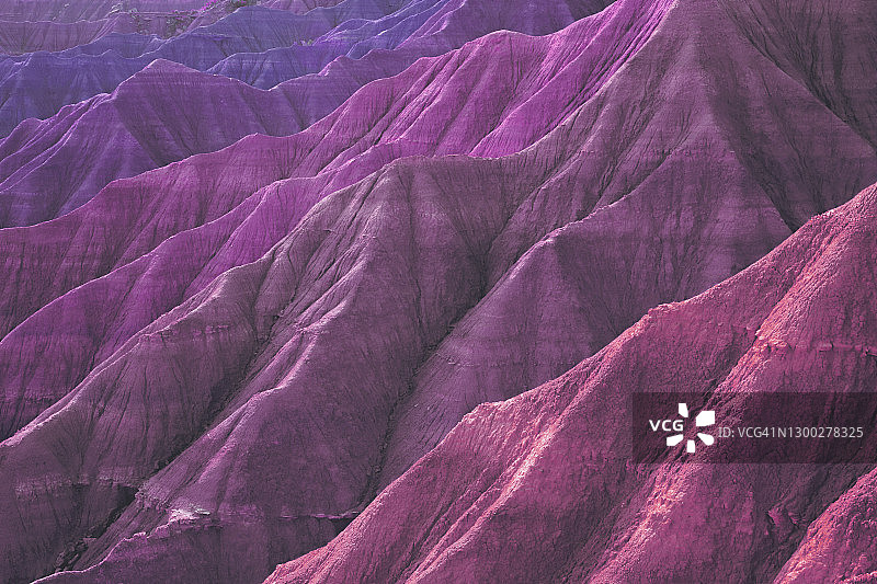 具有美丽色彩的崎岖砂岩侵蚀地貌图片素材