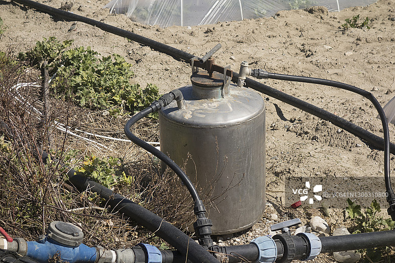 用于混合农用化学品的容器 - 农药或肥料图片素材