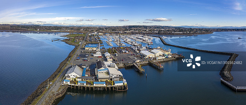 布莱恩公共码头和码头鸟瞰，华盛顿州布莱恩图片素材