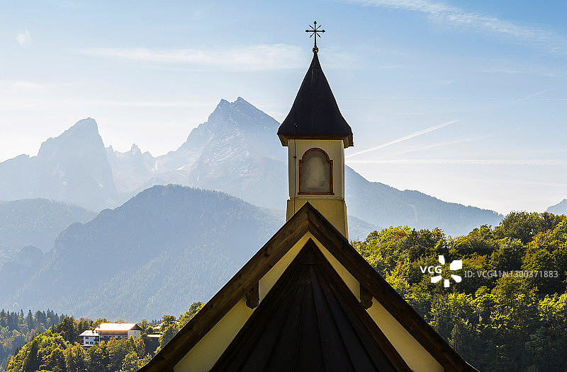 德国瓦茨曼山与教堂图片素材