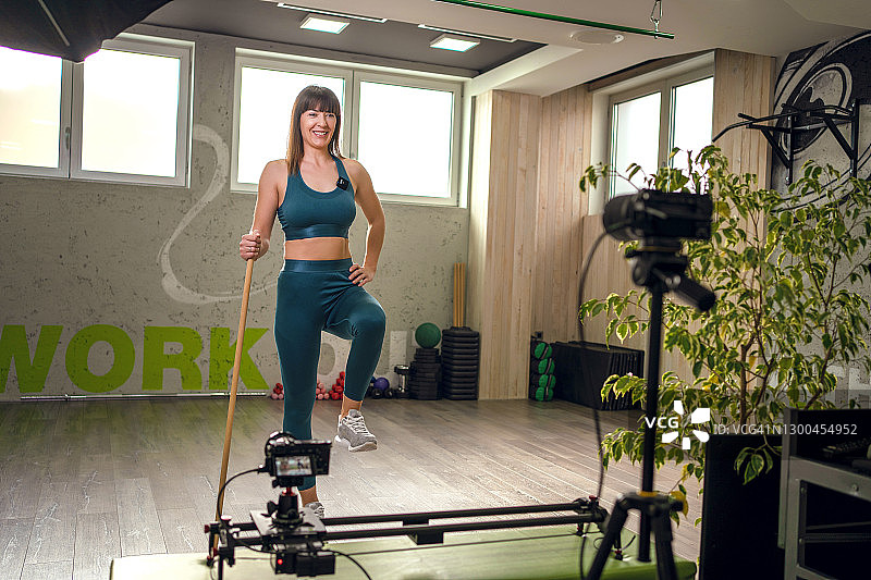 女性健身博主图片素材