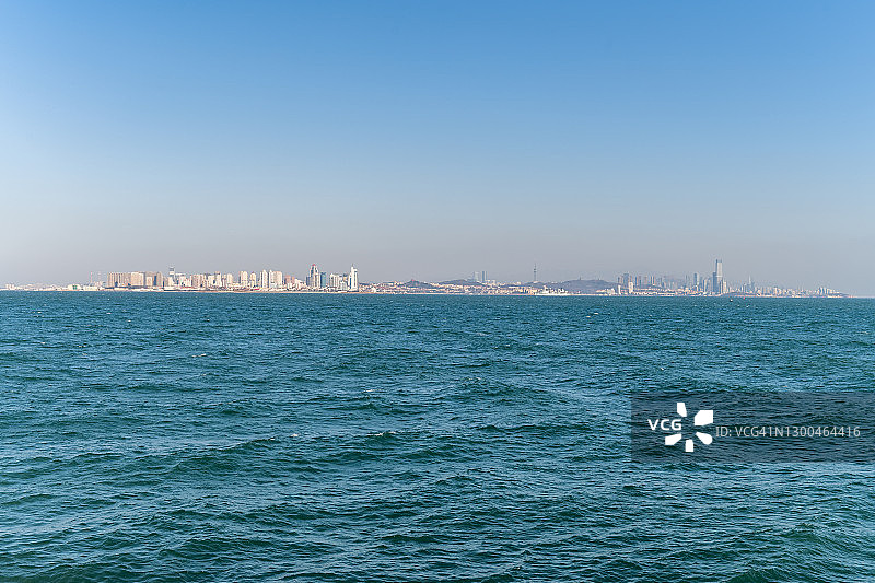 青岛城市天际线远景图片素材