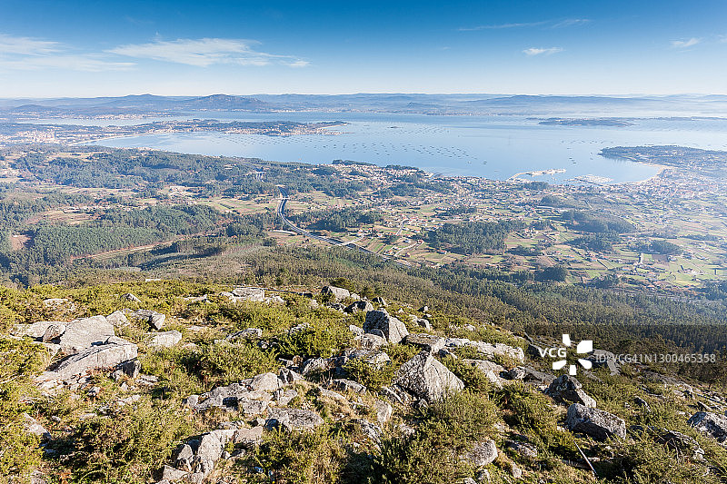 从库罗塔山看到的阿罗萨河图片素材