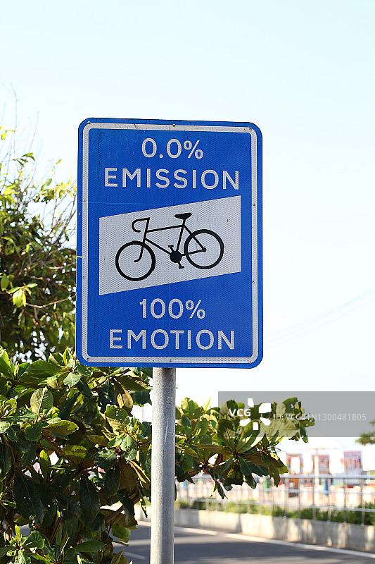 道路上的自行车标志，特写图片素材