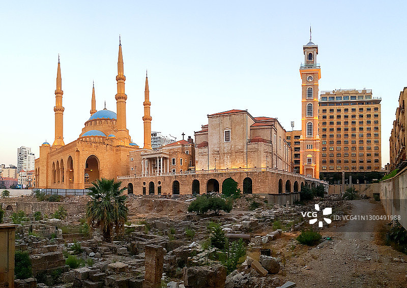 穆罕默德·阿明清真寺与圣乔治马龙大教堂，贝鲁特，黎巴嫩图片素材