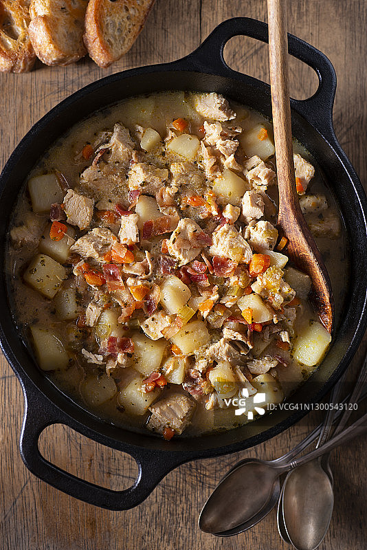 马铃薯炖鸡汤图片素材