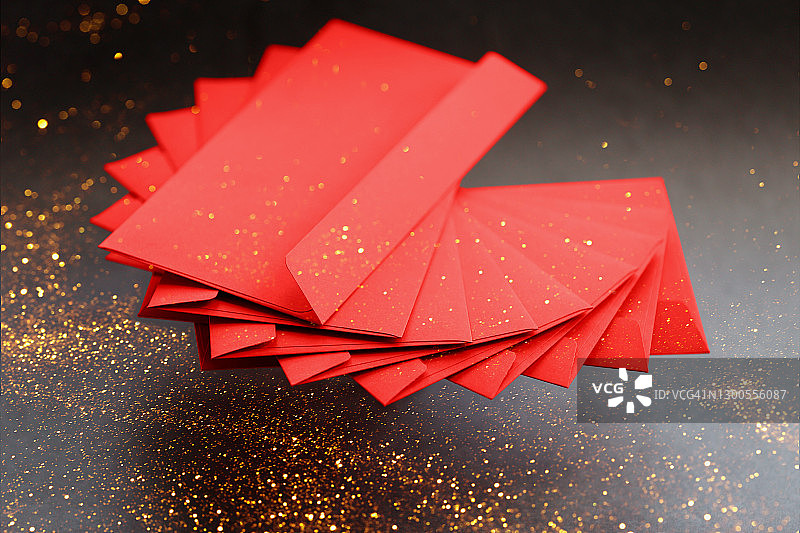 用于中国传统新年仪式的红色红包图片素材