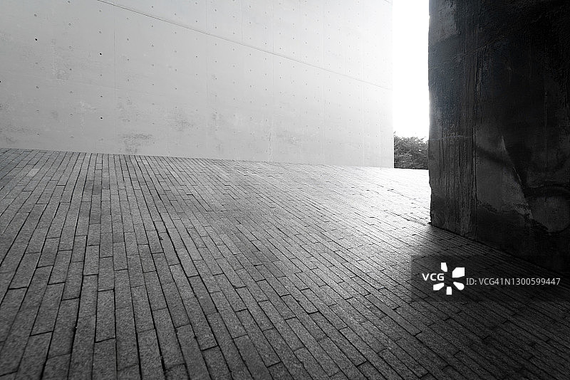 混凝土墙和铺路板图片素材