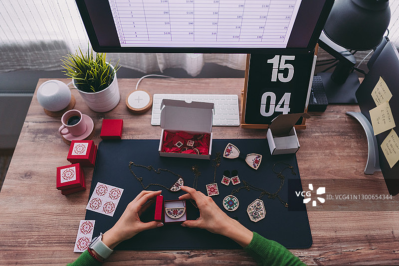 家庭手工珠宝生意图片素材