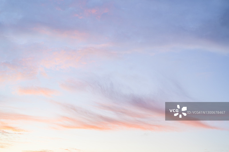 日出时分的云景图片素材