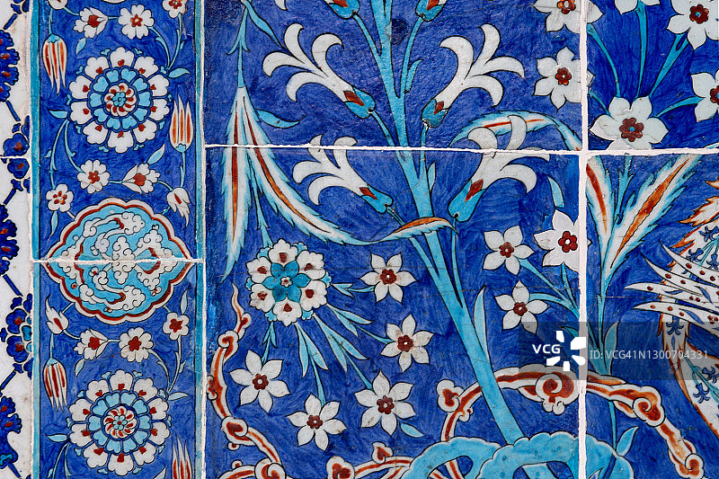 土耳其伊斯坦布尔法蒂赫区的鲁斯塔姆帕夏清真寺图片素材