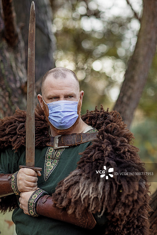 戴口罩的抗疫战士肖像图片素材