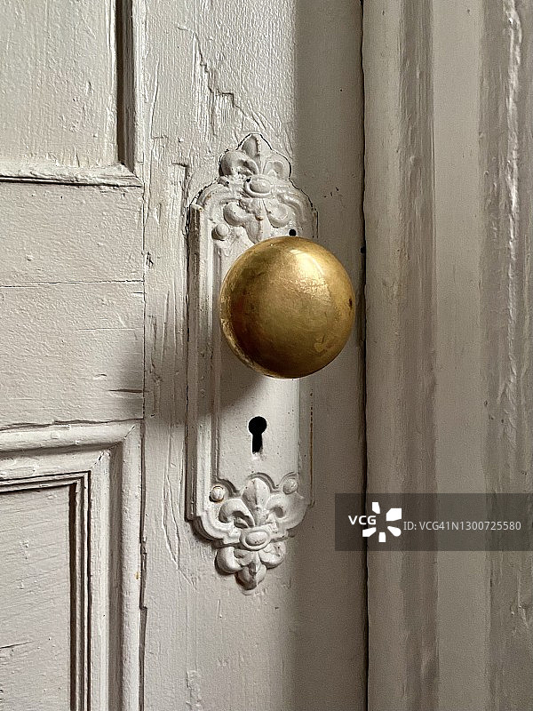 古董门、门把手和门牌图片素材